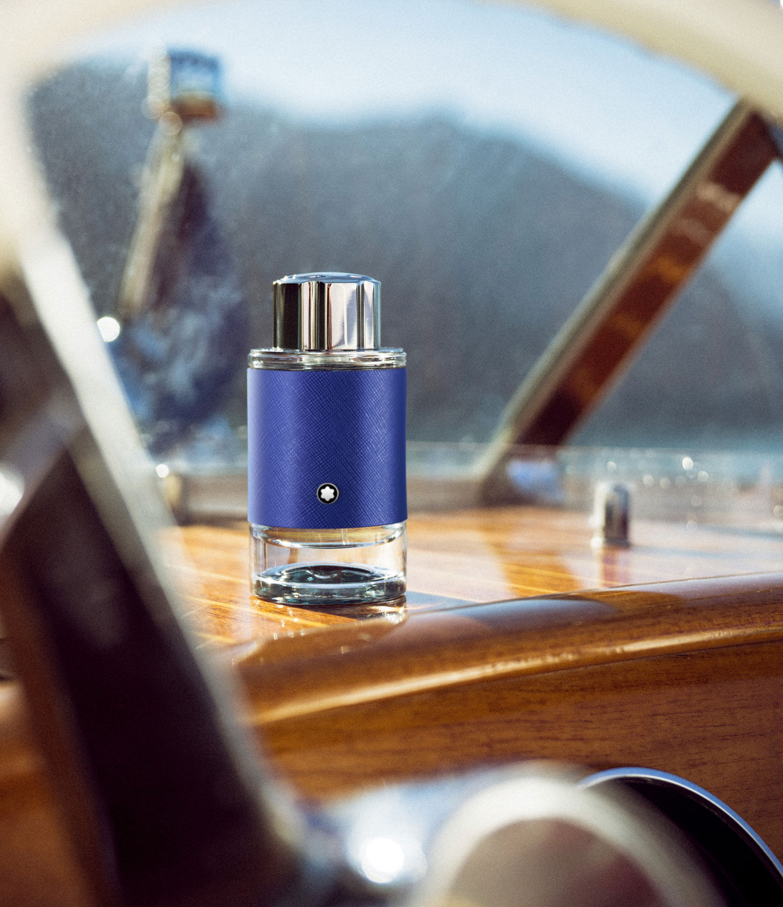 Explorer Ultra Blue Montblanc Eau de Parfum Perfume Masculino 30ml