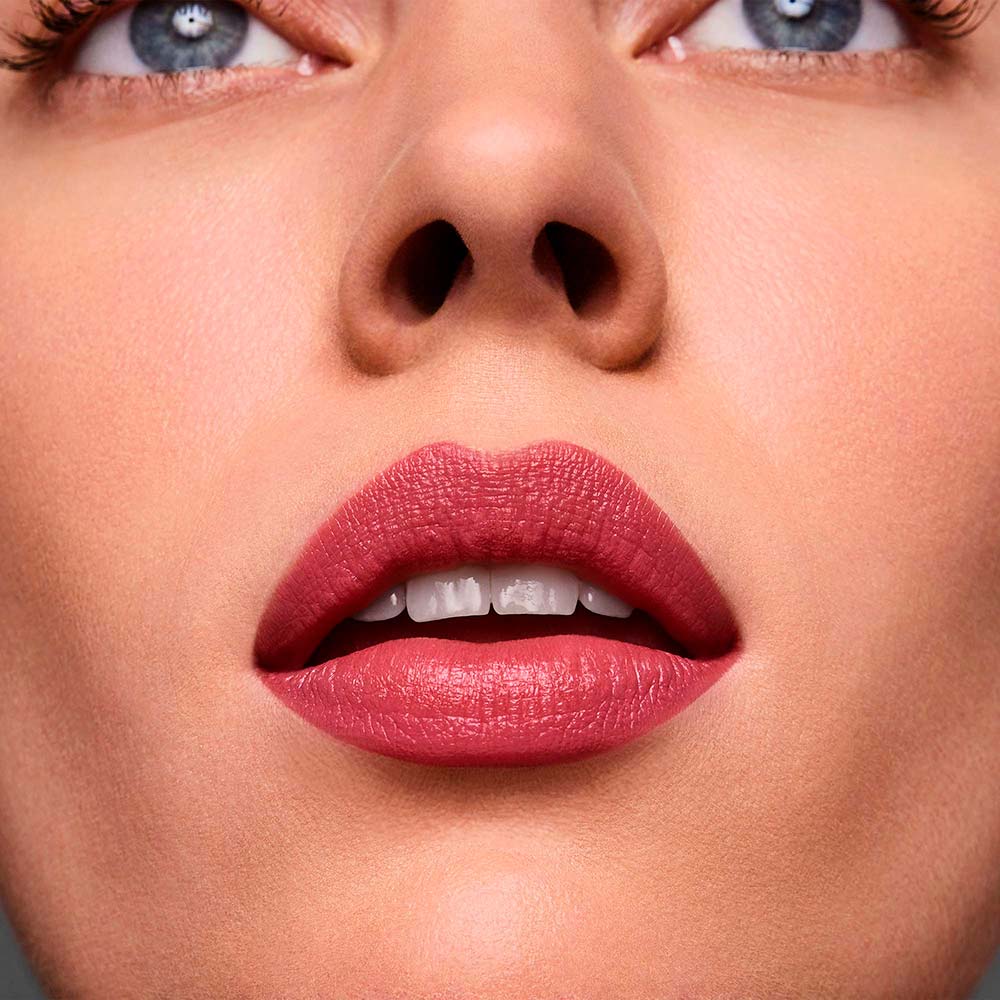 Batom Cremoso Estée Lauder Pure Color Lipstick 220 Powerful