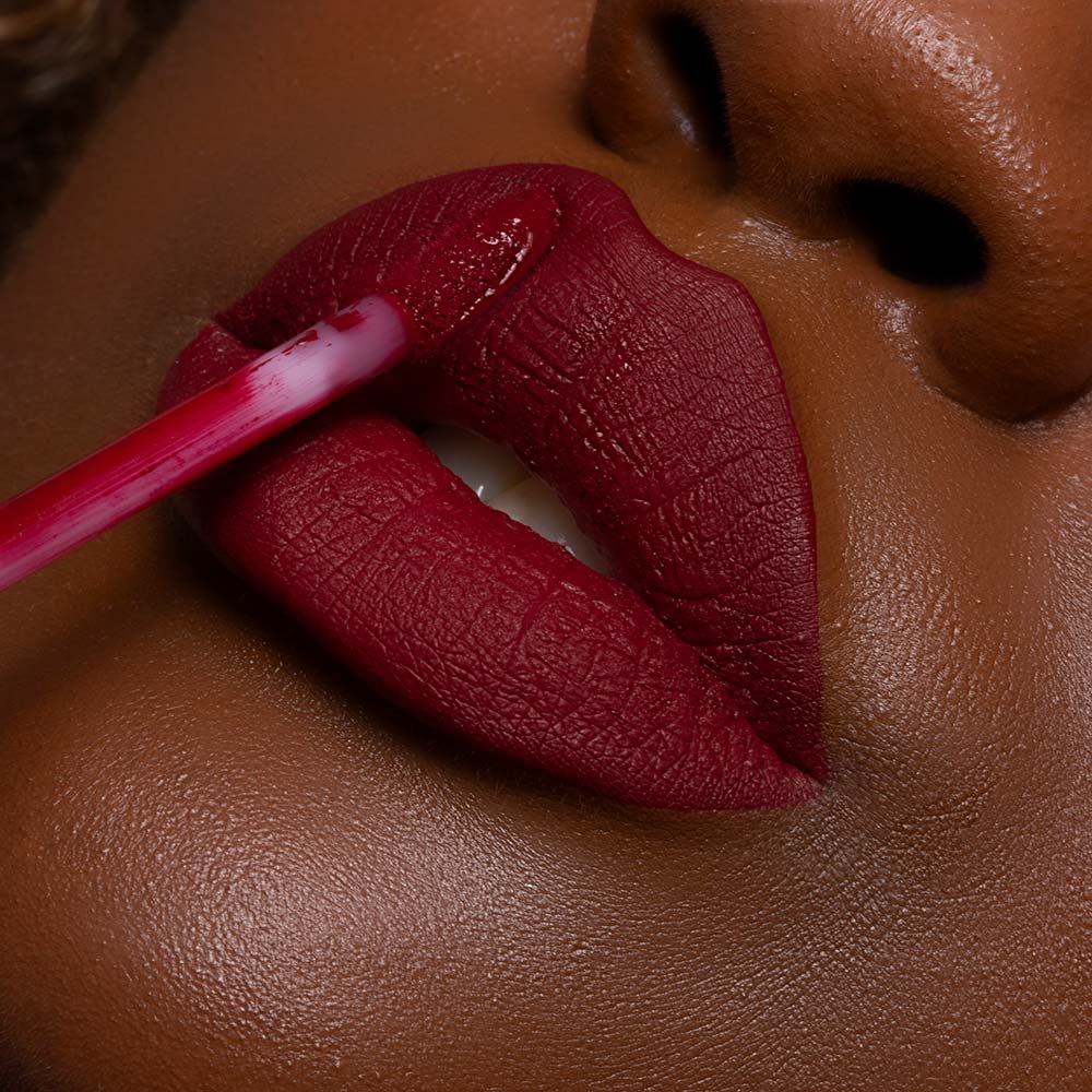 Bruna Tavares BT + Lu Kit com 4 Batons Líquidos e 1 Gloss Labial + Frasqueira Kit