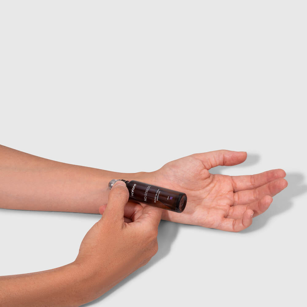 Kit Nécessaire Preto + Spray Relaxante Blend de Óleos Essenciais