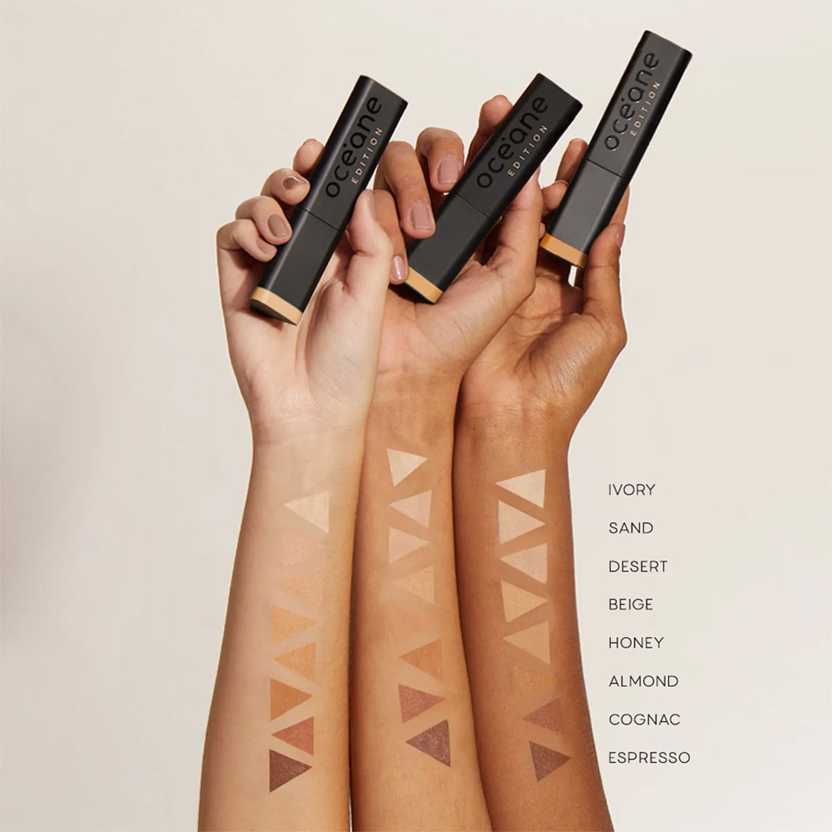 Kit Edition Foundation Océane Base em Bastão 8g + Esponja de Maquiagem Azul